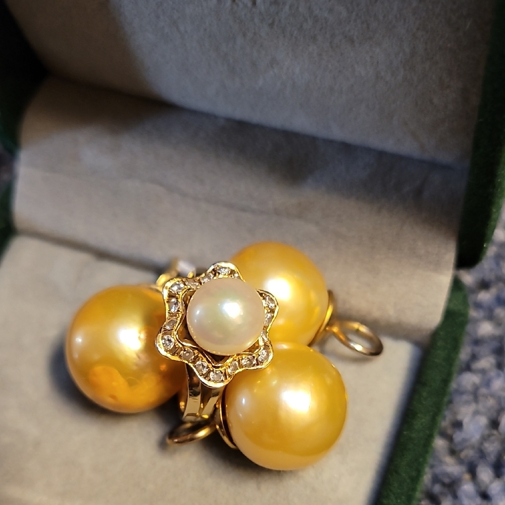 14k Diamond And Pearl RingElegant Gold